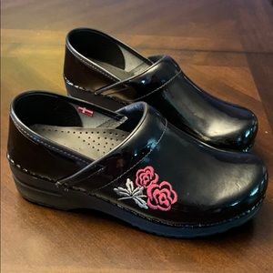 Sanita clogs size 39